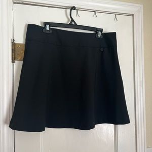 Gap women’s size 12 mini skirt black flared design